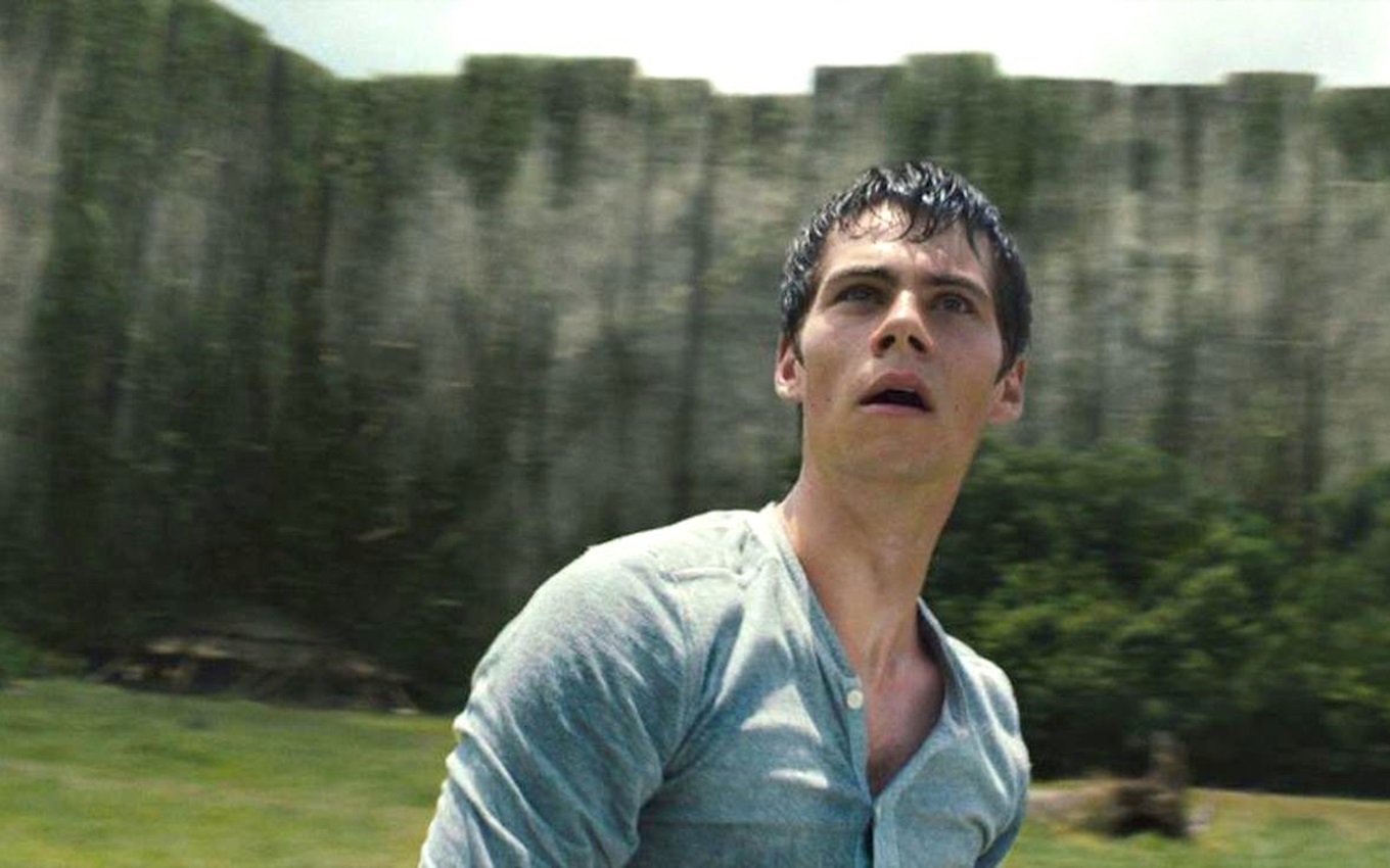 Dylan O'Brien em cena de Maze Runner: Correr ou Morrer