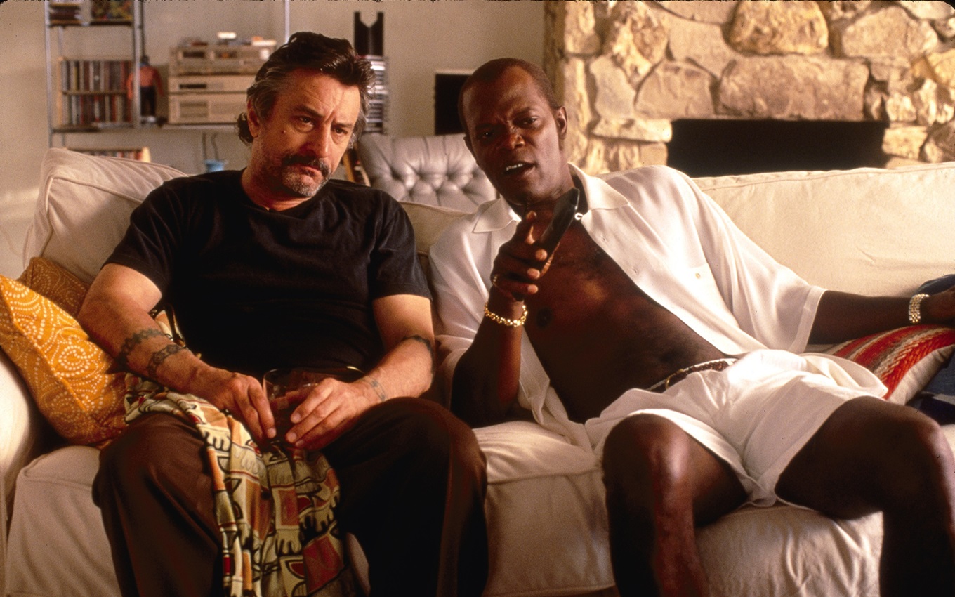 Robert De Niro e Samuel L. Jackson em cena de Jackie Brown