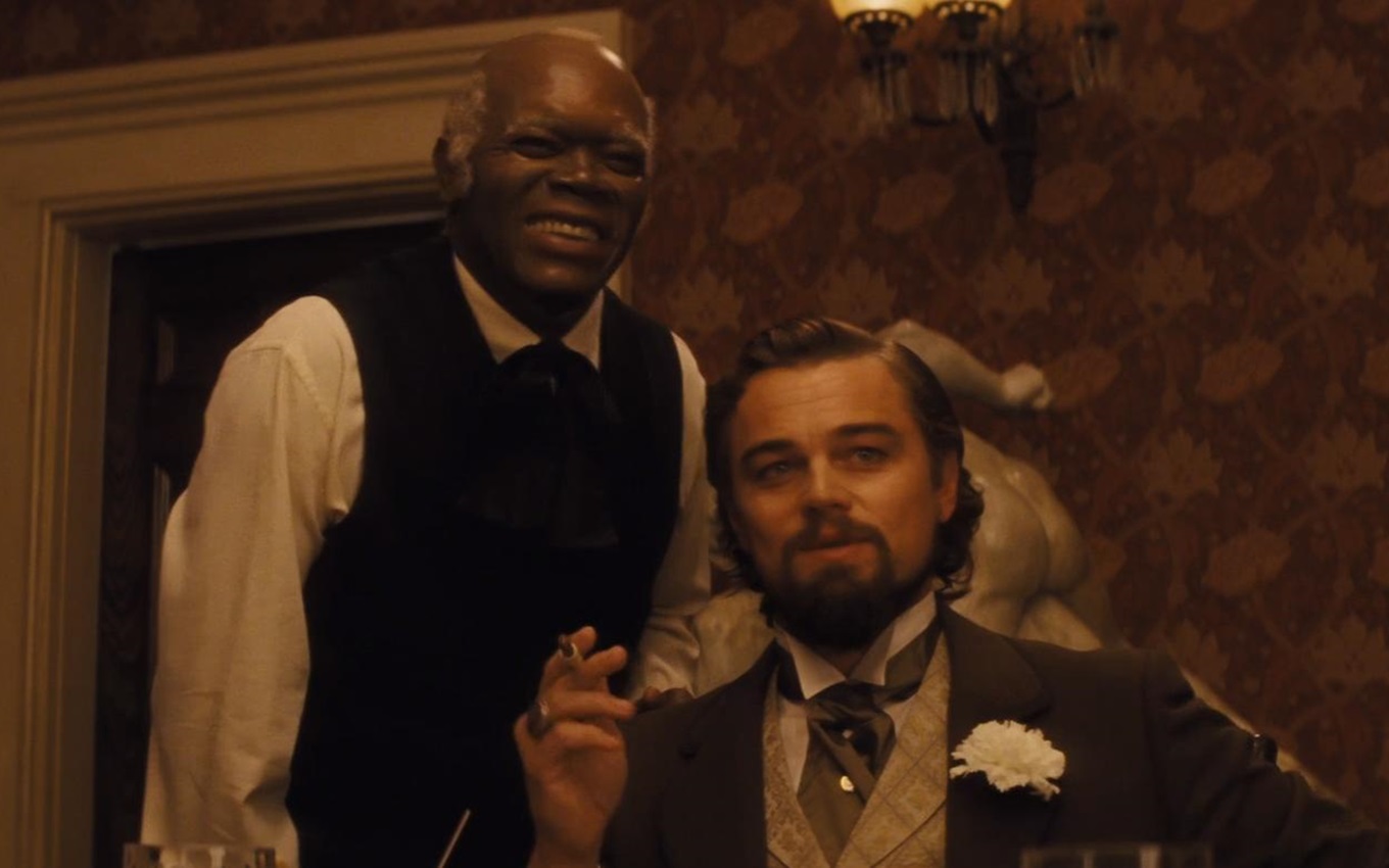 Samuel L. Jackson e Leonardo DiCaprio em cena de Django Livre