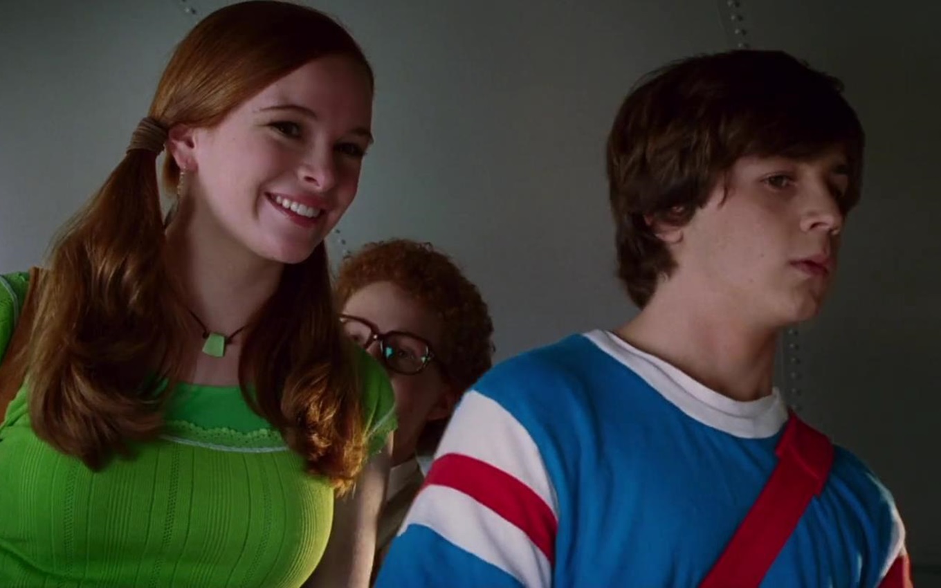 Danielle Panabaker e Michael Angarano em cena de Sky High