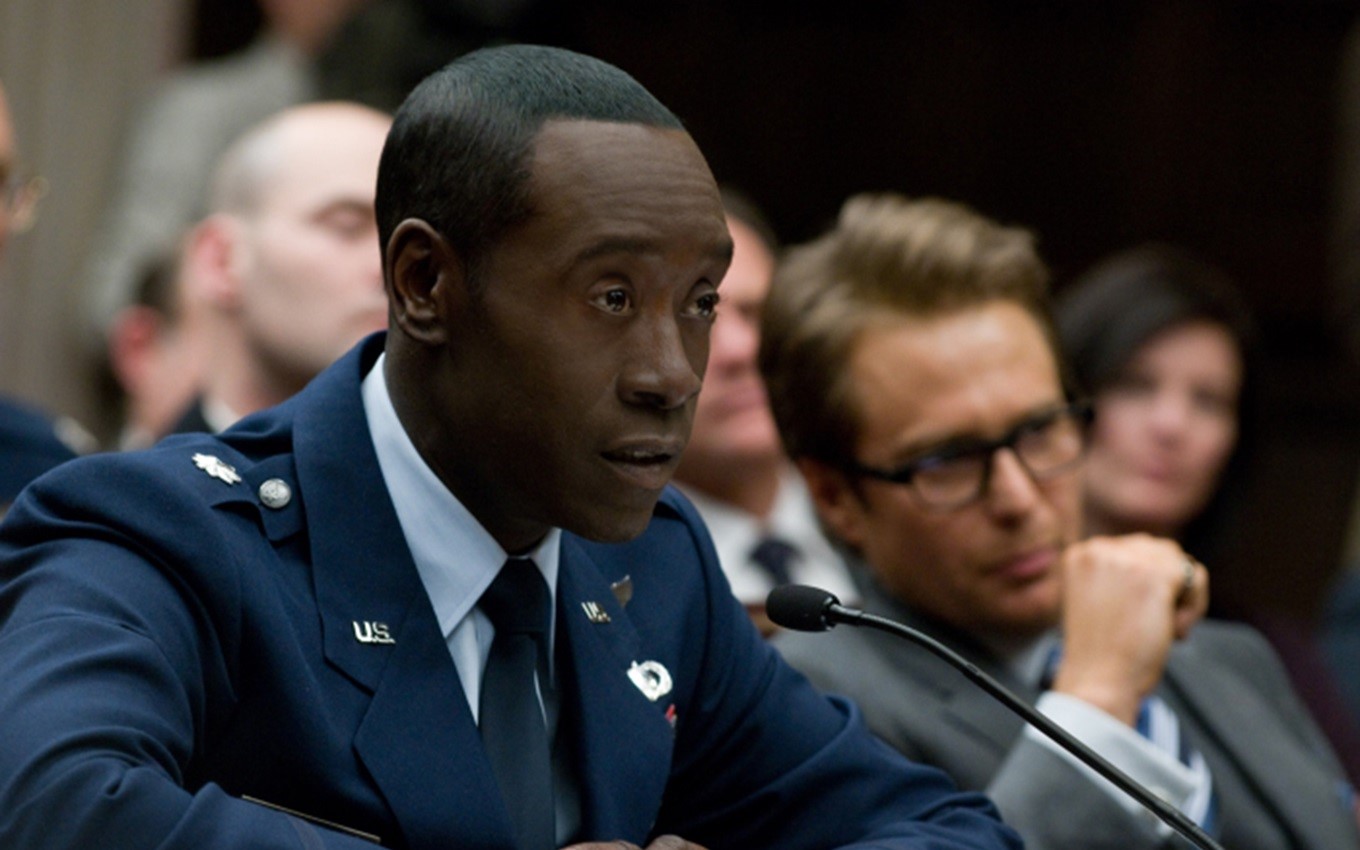 Don Cheadle em cena de Homem de Ferro 2